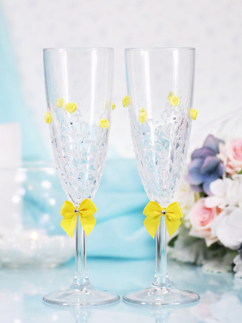 Свадебные бокалы Астранция желтый, deco-034 Свадебные бокалы для шампанского, ручной декор. Изготовление под заказ, 2 шт. упакованы в коробку.
