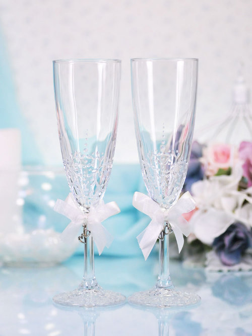 Свадебные бокалы Ажур прозрачный Свадебные бокалы декорированы вручную ажурной росписью по стеклу и бантом из лент