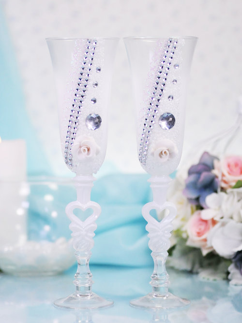 Свадебные бокалы С414 Свадебные бокалы белые для шампанского, декорированы стразами