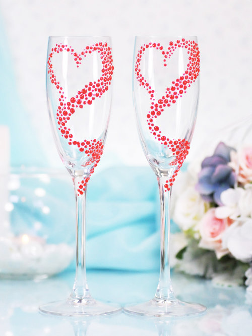 Свадебные бокалы Пылкое сердце, deco-052 Бокалы для шампанского из хрустального стекла высокго качества с декором в форме красного сердца. Цена за 1 пару
