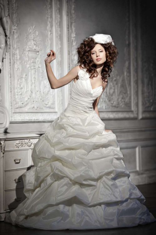 Свадебное платье Аврора Белое свадебное платье, размер 44-46, цвет молочный