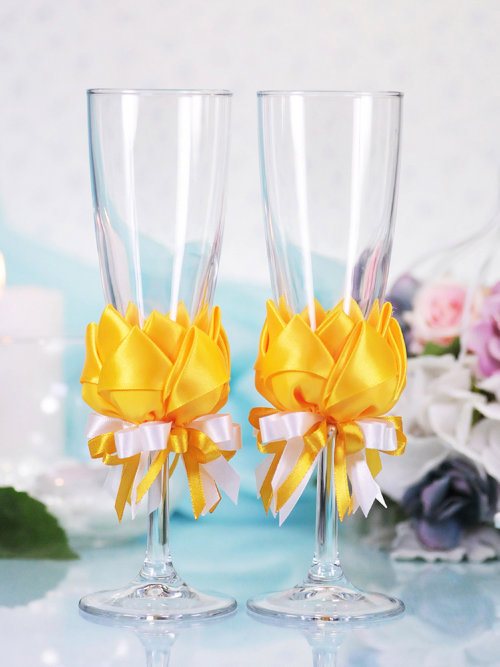 Свадебные бокалы Лотос, желтый Свадебные недорогие бокалы для шампанского, ручной декор атласными лентами желтого цвета, цена за 2 шт.