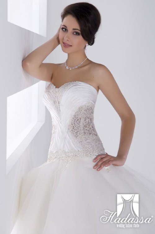 Свадебное платье ДИАНА Великолепное свадебное платье 42 размер с пышной юбкой