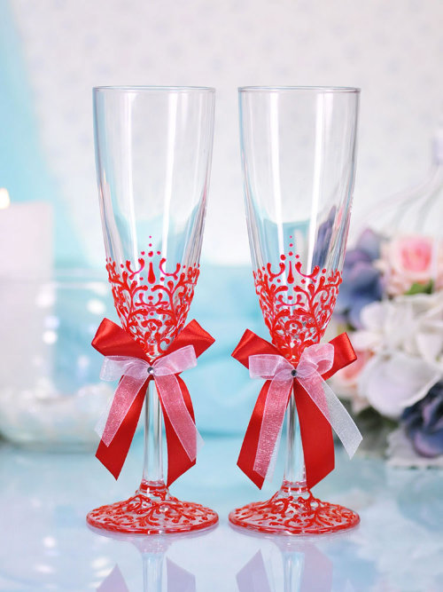 Свадебные бокалы Ажур красный Свадебные бокалы, ручной декор ажурной росписью красного цвета по стеклу и бантом из лент