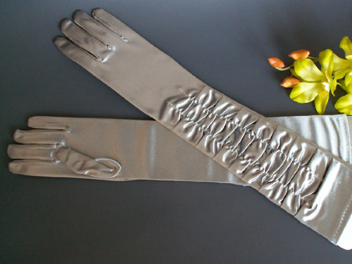 Перчатки №4 серые, с драпировкой Серые, стальные длинные перчатки, высота 47 см от кончика среднего пальца