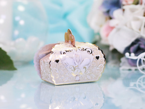 Бонбоньерка свадебная 7100159 Бонбоньерка для конфеток гостям на Вашей свадьбе, размер 5х7см с золотым тиснением
